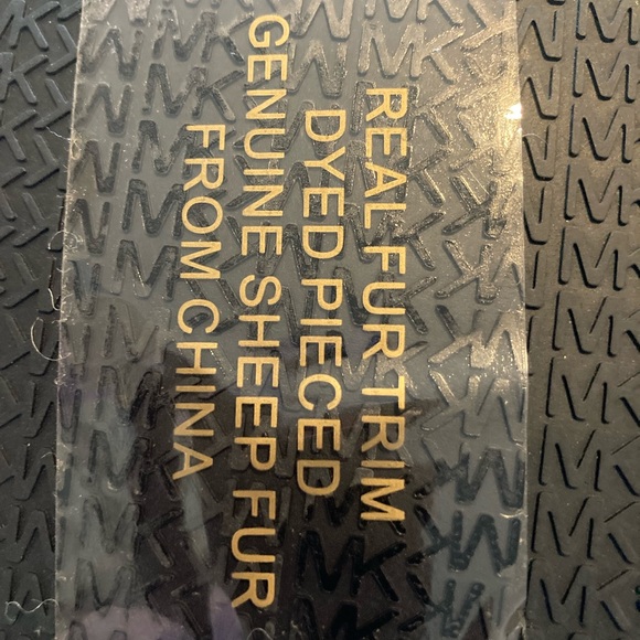 🆕MICHAEL KORS 7.5 blk leather boots w/sheep’s fur - Picture 5 of 12